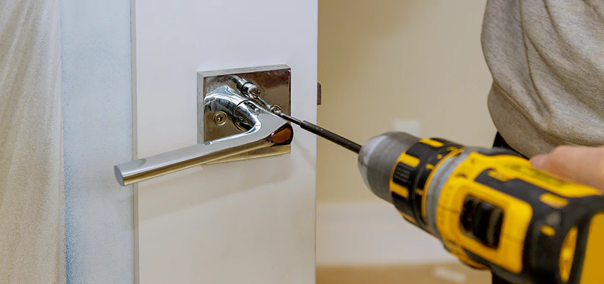 After-hours Locksmith  For Lock Troubleshooting in Westmont, California